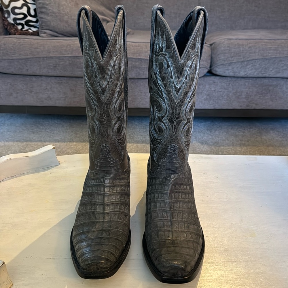 Azulado Boots In John Grey